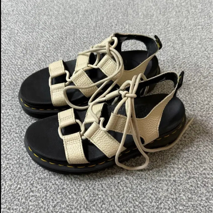 [SOLD OUT] 닥터마틴 나탈리 샌들 UK4 230