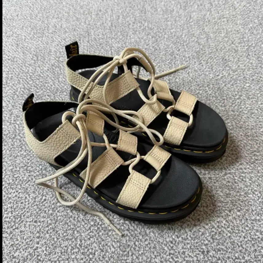 [SOLD OUT] 닥터마틴 나탈리 샌들 UK4 230
