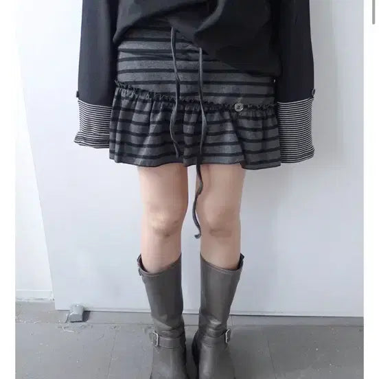 [BUNJANG] HBD Charm Mini Skirt Charcoal / 히피디피 charm mini skirt 차콜