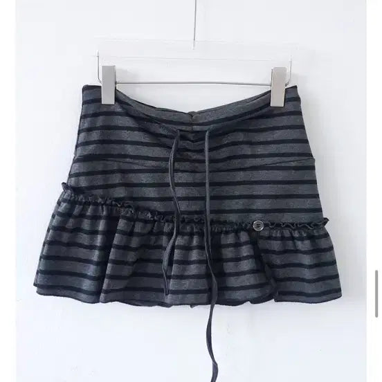 [BUNJANG] HBD Charm Mini Skirt Charcoal / 히피디피 charm mini skirt 차콜