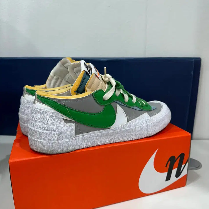 [BUNJANG] Nike Sacai Blazer Low Green Sneakers / 나이키 사카이 블레이저 로우 그린 280