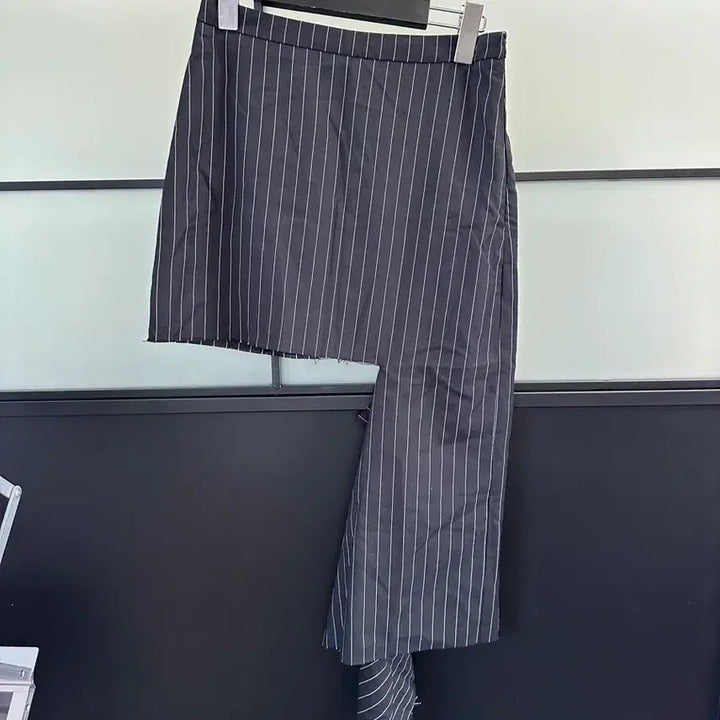 [SOLD OUT] 수입의류/디피상품 언발 스트라이프 미니스커트