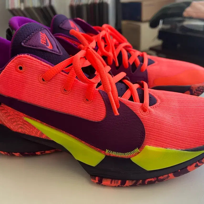 [BUNJANG] Nike Zoom Freak 2 Bright Mango Basketball Shoes / 나이키 줌 프릭(FREAK)2 브라이트 망고 농구화