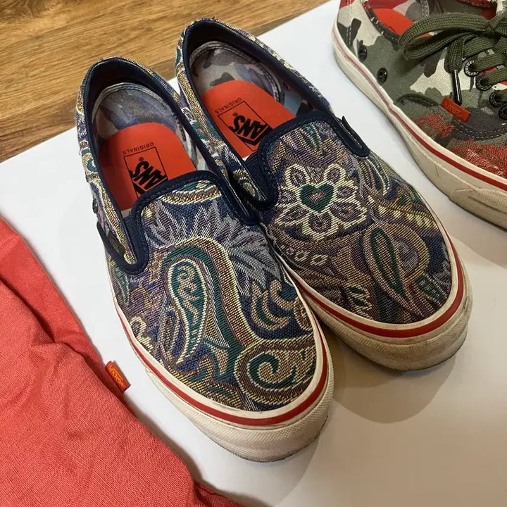 [BUNJANG] Vans Nigel Cabourn Classic Slip-On LX Paisley Vintage Blue Sneakers / 반스 나이젤카본 클래식 슬립온 LX 페이즐리 빈티지 블루