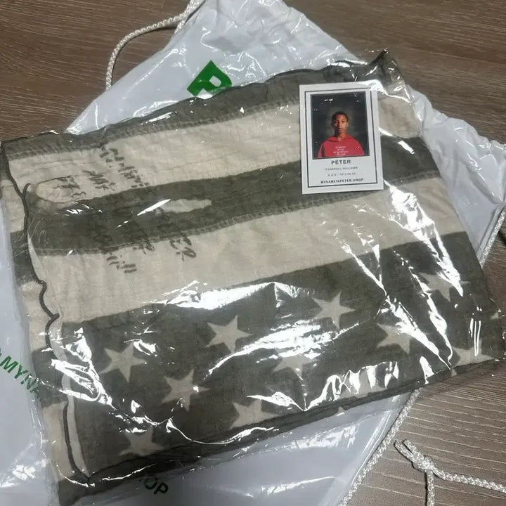 [BUNJANG] MyNameIsPeter US Flag Scarf Olive / 마이네임이즈피터 성조기 스카프 올리브