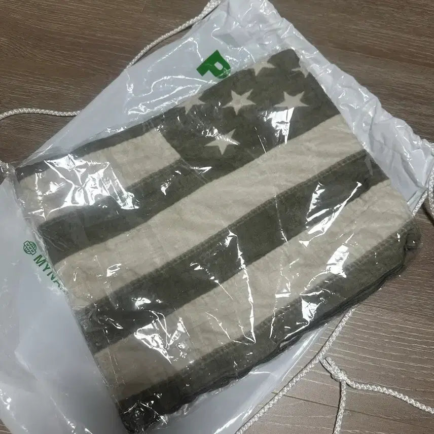 [BUNJANG] MyNameIsPeter US Flag Scarf Olive / 마이네임이즈피터 성조기 스카프 올리브