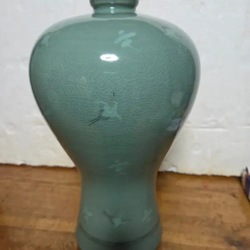 [BUNJANG] Celadon Porcelain Cloud and Crane Maebyeong Vase / 청자 상감 운학문 매병