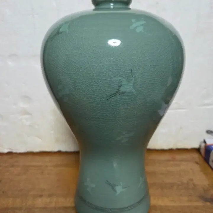 [BUNJANG] Celadon Porcelain Cloud and Crane Maebyeong Vase / 청자 상감 운학문 매병