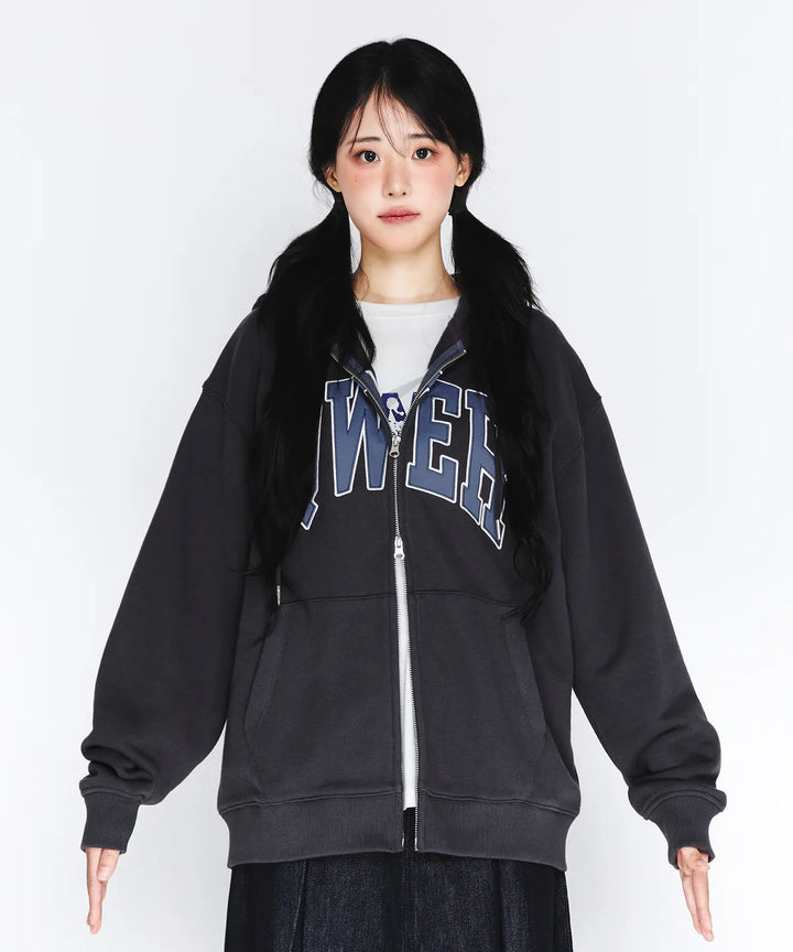 **QWER -Ames-Worldwide  QWER BASIC APPLIQUE HOODIE ZIP-UP DEEP CHARCOAL