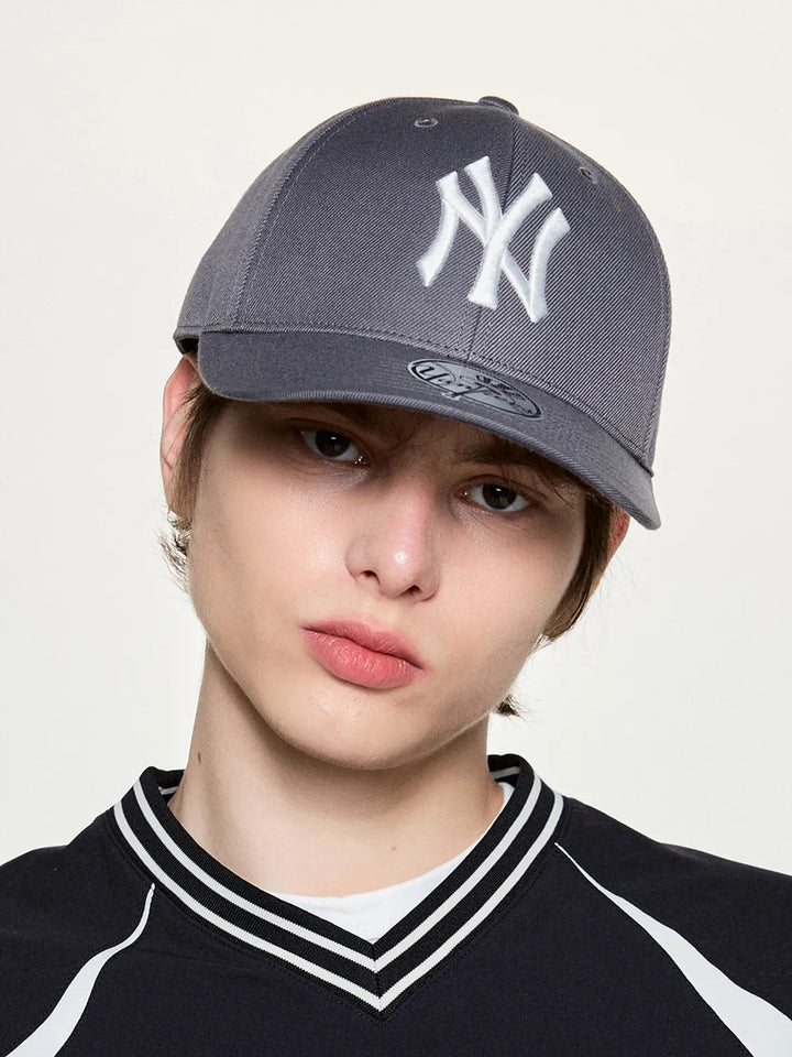 ** [Pre-Order] AESPA - Wearing KARINA MLB Signature Patch Structure Ball Cap LA (Charcoal Grey)