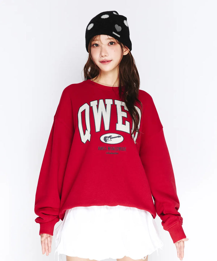 **QWER -Ames-Worldwide  BASIC APPLIQUE SWEATSHIRT RED