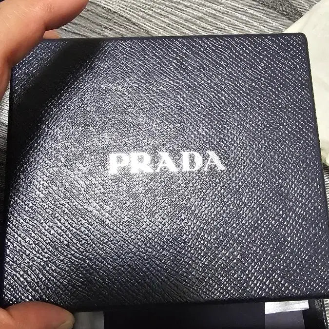 [SOLD OUT] 프라다사피아노 브라운남자반지갑