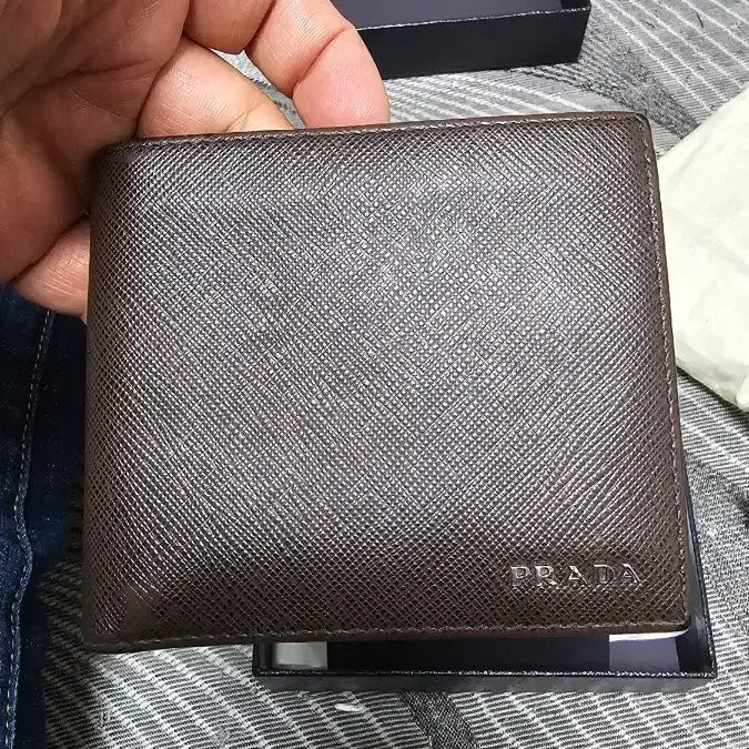 [SOLD OUT] 프라다사피아노 브라운남자반지갑