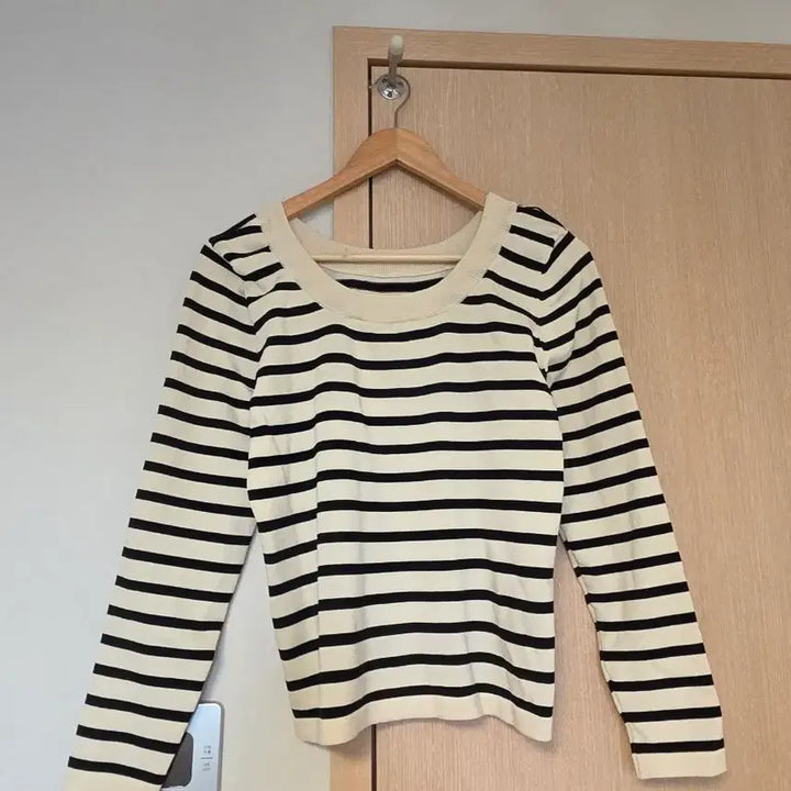 [BUNJANG] Striped Long Sleeve T-shirt (Ivory/Black) / 스트라이프 긴팔 티셔츠 아이보리/블랙