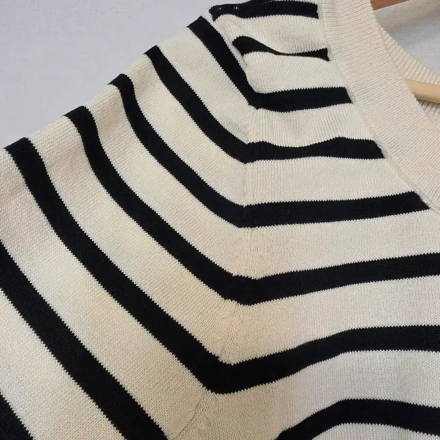 [BUNJANG] Striped Long Sleeve T-shirt (Ivory/Black) / 스트라이프 긴팔 티셔츠 아이보리/블랙