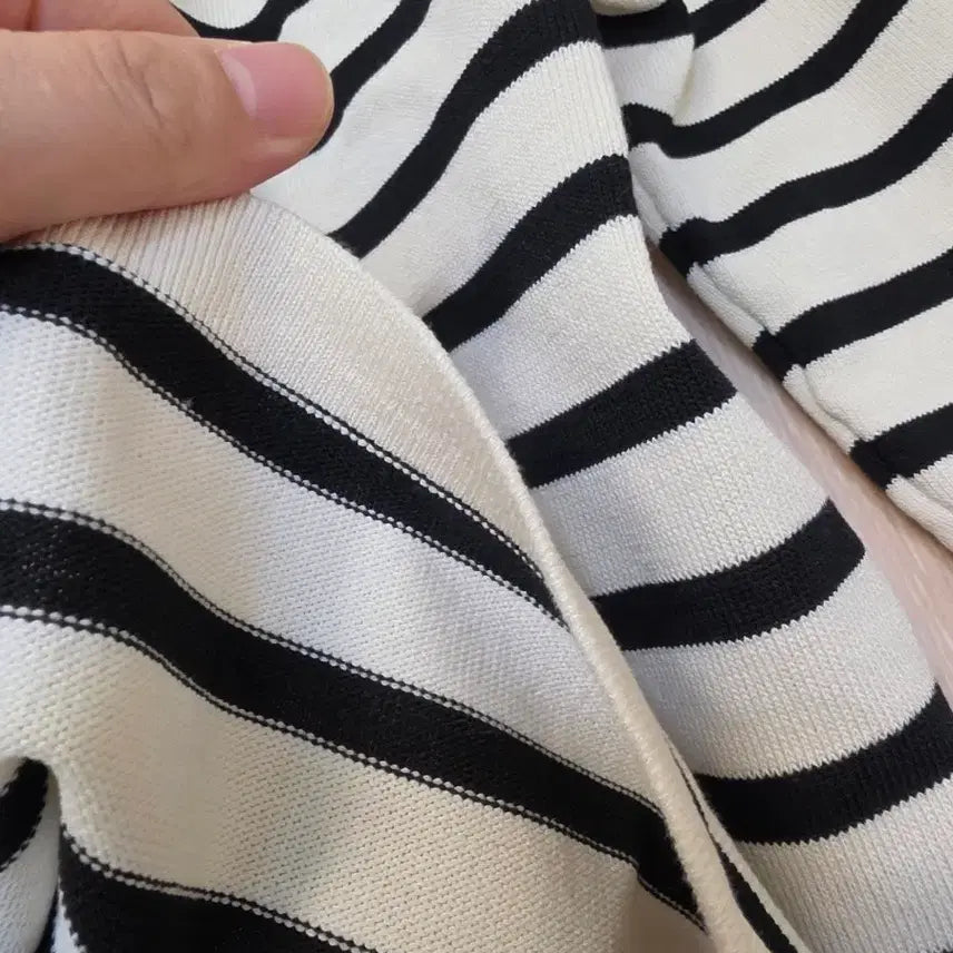 [BUNJANG] Striped Long Sleeve T-shirt (Ivory/Black) / 스트라이프 긴팔 티셔츠 아이보리/블랙