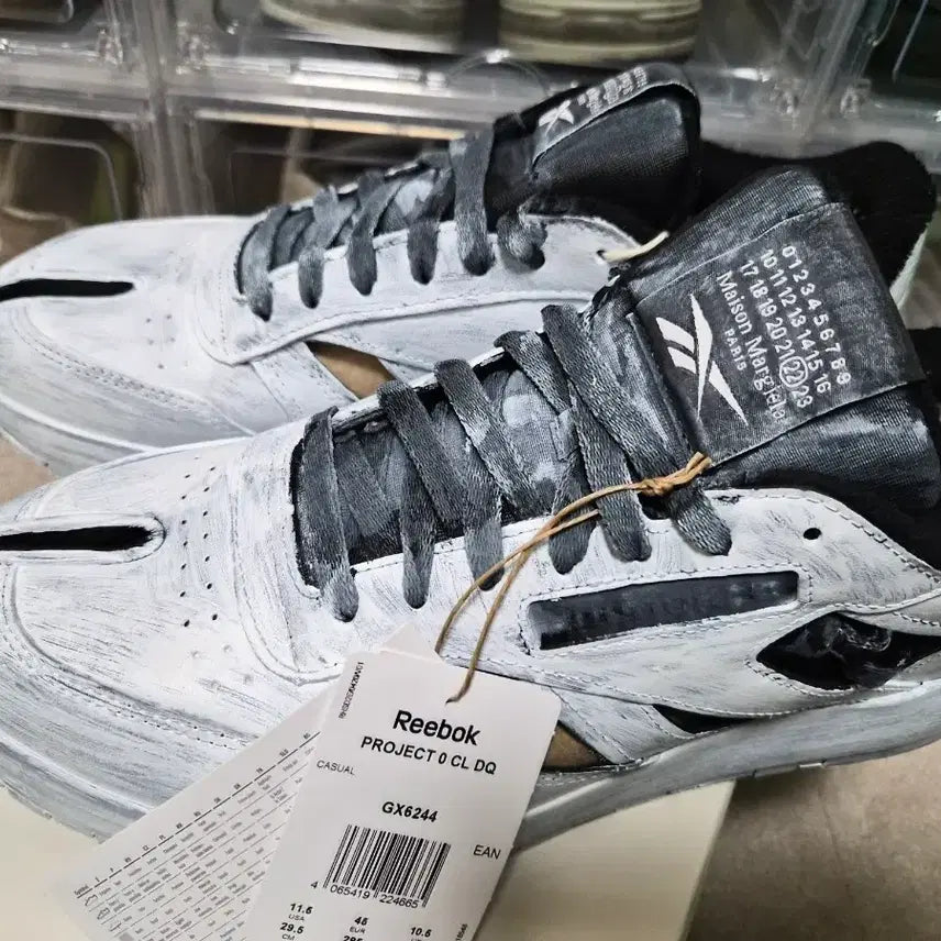 [BUNJANG] Maison Margiela x Reebok Décortiqué Tabi Shoes Bianchetto / 마르지엘라 x 리복 데코티크 타비 슈즈 비앙케토 295