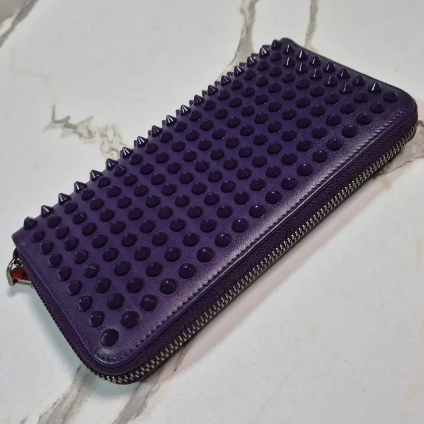 [BUNJANG] Christian Louboutin Spiked Leather Long Wallet / (정품) 크리스찬 루부탱 스파이크 가죽 장지갑 명품