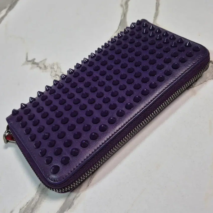[BUNJANG] Christian Louboutin Spiked Leather Long Wallet / (정품) 크리스찬 루부탱 스파이크 가죽 장지갑 명품