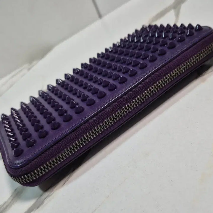 [BUNJANG] Christian Louboutin Spiked Leather Long Wallet / (정품) 크리스찬 루부탱 스파이크 가죽 장지갑 명품