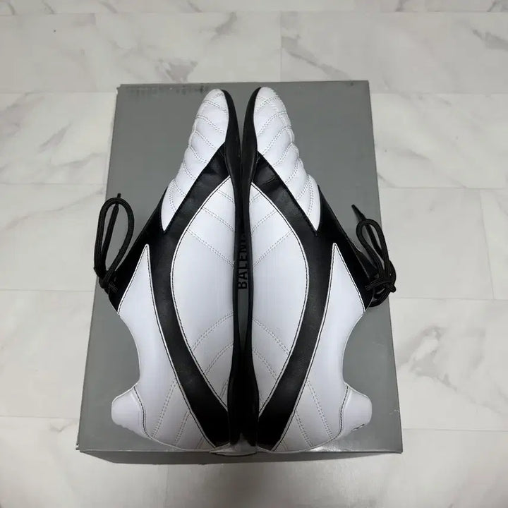 [BUNJANG] Balenciaga Zen Sneakers White (Size 44) / 발렌시아가 젠 스니커즈 화이트 색상 44
