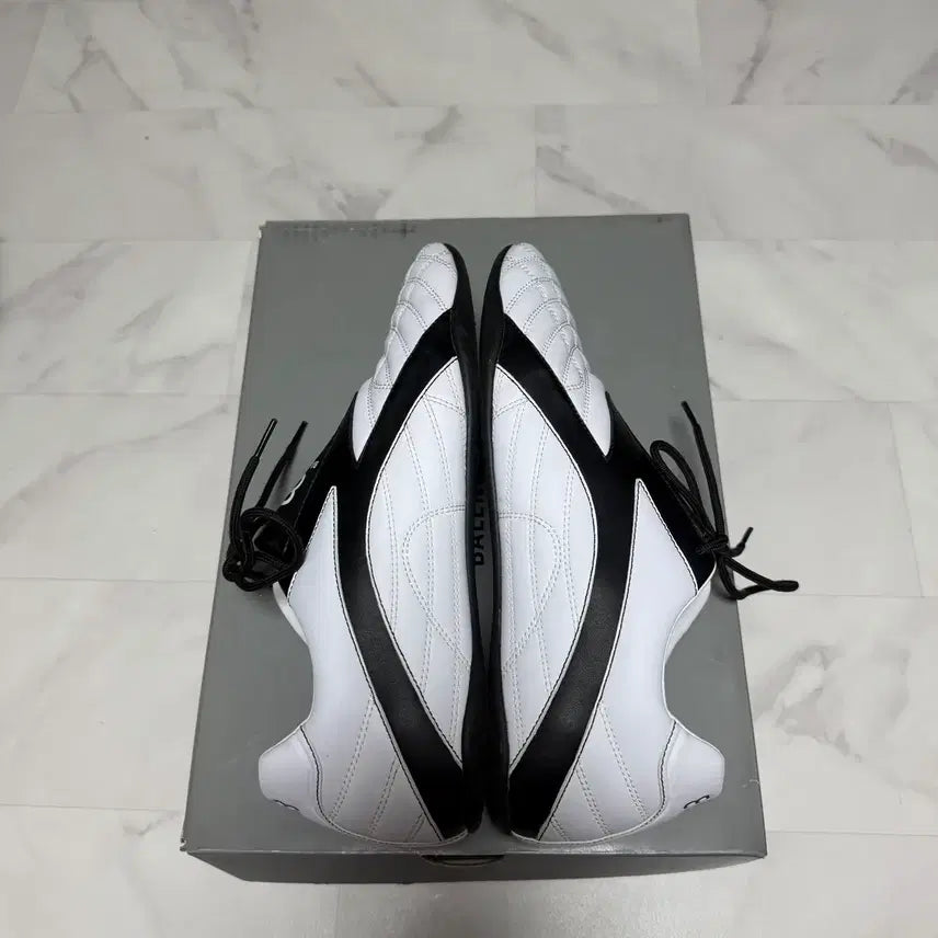 [BUNJANG] Balenciaga Zen Sneakers White (Size 44) / 발렌시아가 젠 스니커즈 화이트 색상 44