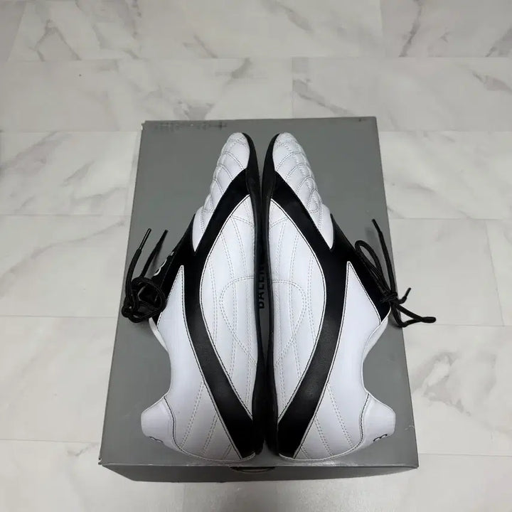 [BUNJANG] Balenciaga Zen Sneakers White (Size 44) / 발렌시아가 젠 스니커즈 화이트 색상 44