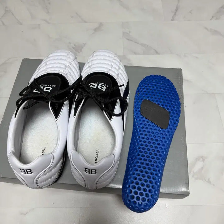 [BUNJANG] Balenciaga Zen Sneakers White (Size 44) / 발렌시아가 젠 스니커즈 화이트 색상 44