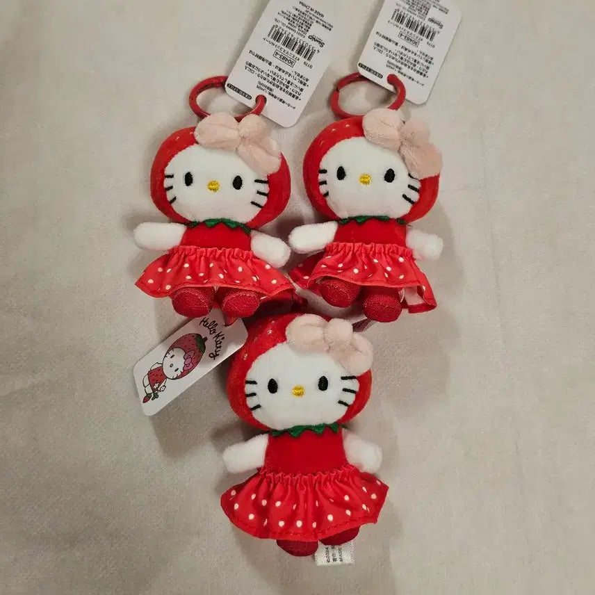 [BUNJANG] Hello Kitty Strawberry Plush Keychain / 헬로키티 딸기 인형 키링
