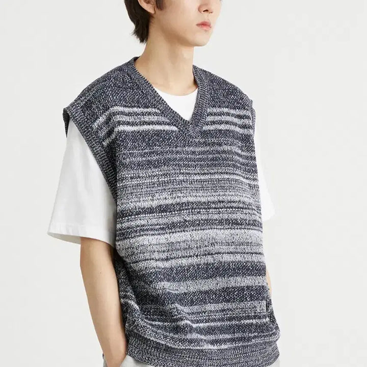 [BUNJANG] KIMUUE Irregular Stripe Knit Vest / 키뮤어 이레귤러 스트라이프 니트 베스트