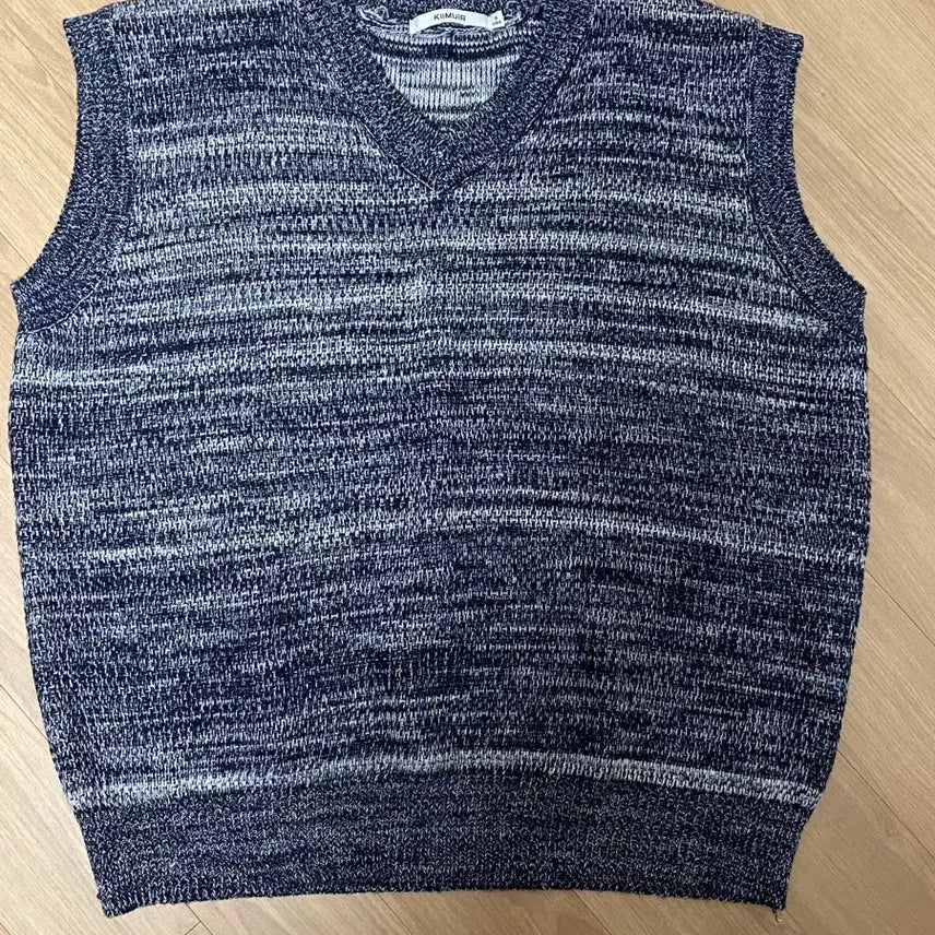 [BUNJANG] KIMUUE Irregular Stripe Knit Vest / 키뮤어 이레귤러 스트라이프 니트 베스트