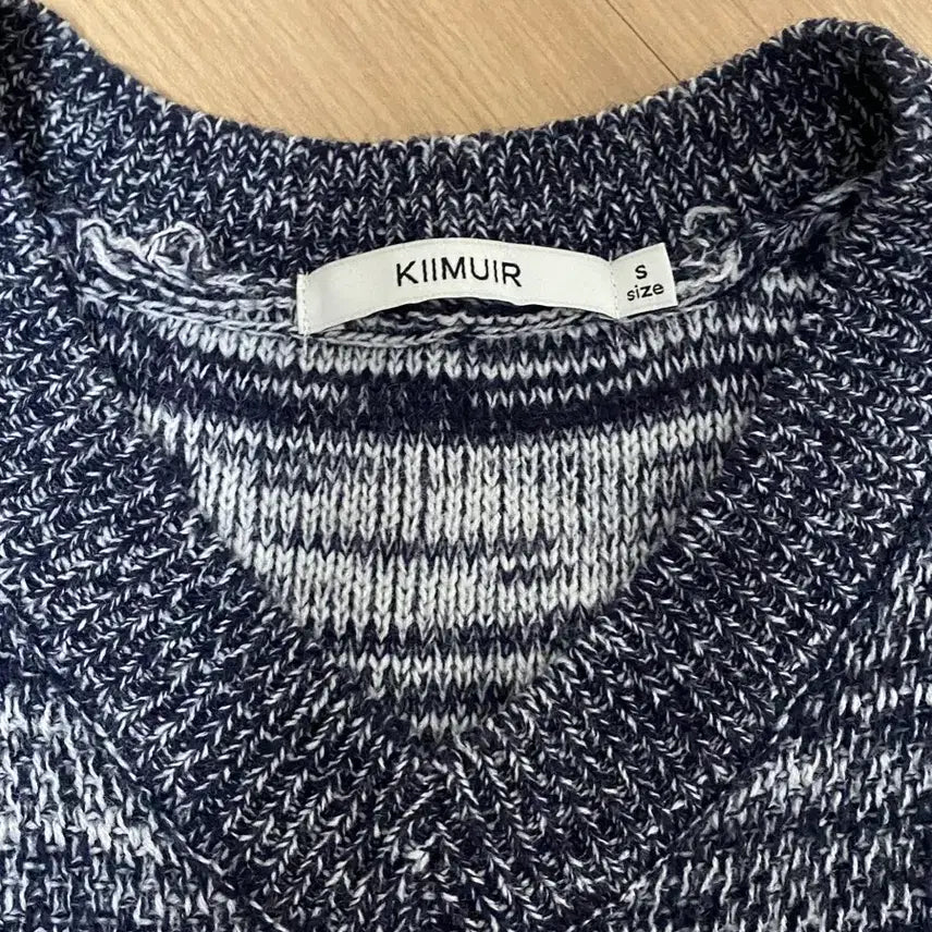 [BUNJANG] KIMUUE Irregular Stripe Knit Vest / 키뮤어 이레귤러 스트라이프 니트 베스트