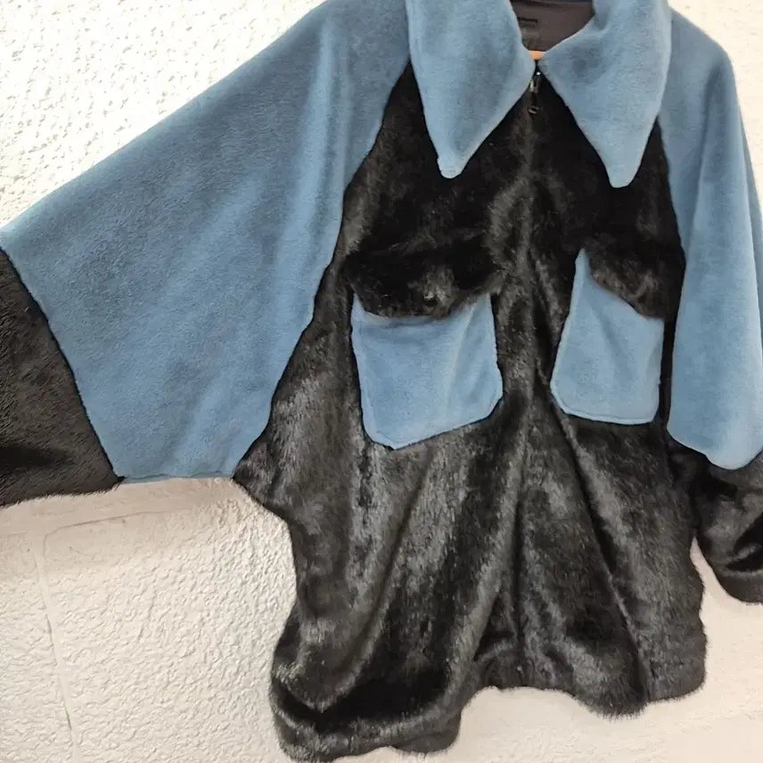 [BUNJANG] Italian Blue Color-Block Eco Mink Fur Jacket / 블루 배색 에코밍크 퍼 자켓(이태리제)