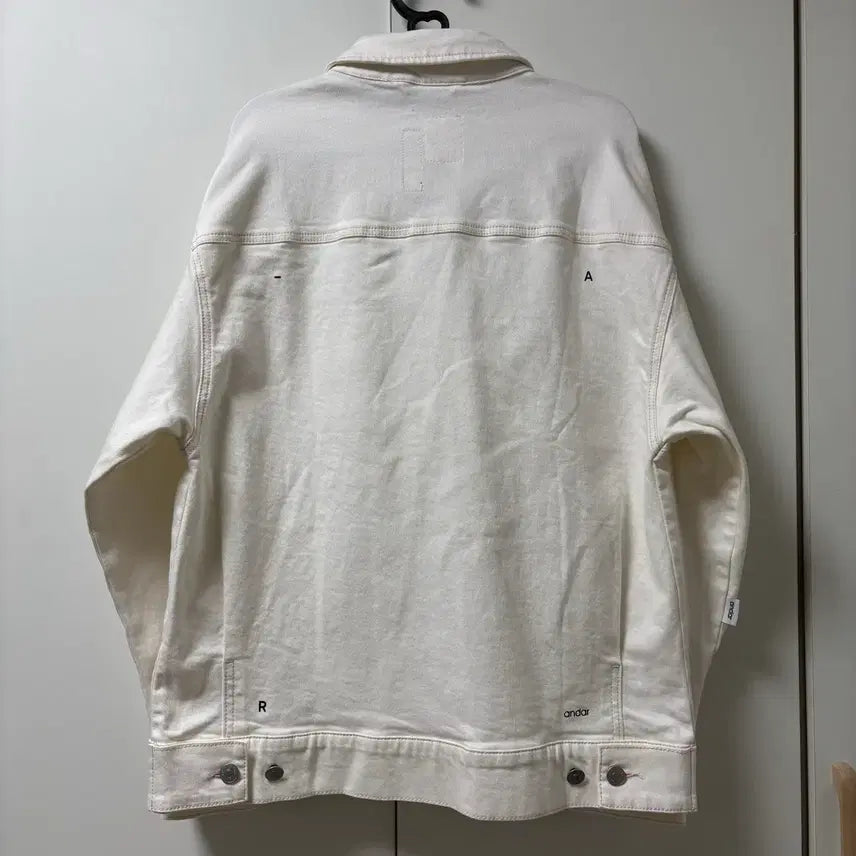[SOLD OUT] (새제품) 안다르Andar 라이크라데님 오버핏 트러커 청자켓