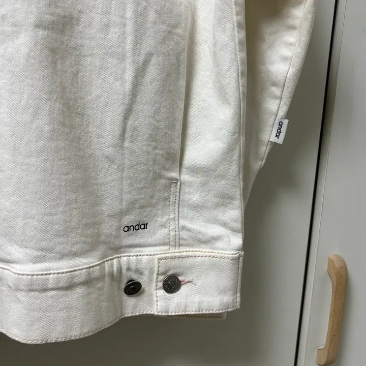 [SOLD OUT] (새제품) 안다르Andar 라이크라데님 오버핏 트러커 청자켓