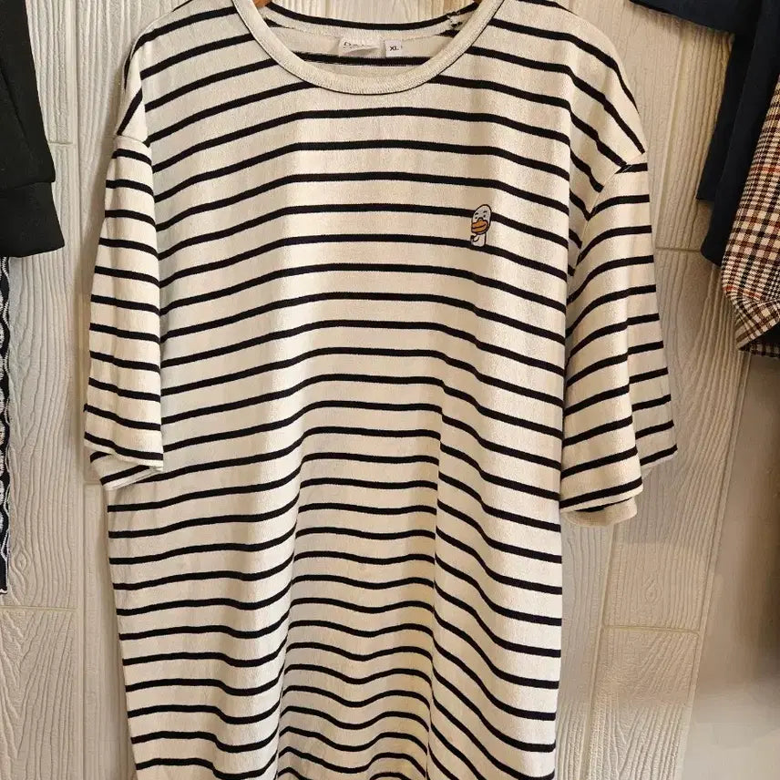 [BUNJANG] Kakao Friends Striped Short Sleeve T-shirt XL / 남105카카오프렌즈스트라이프 반팔 티셔츠 XL
