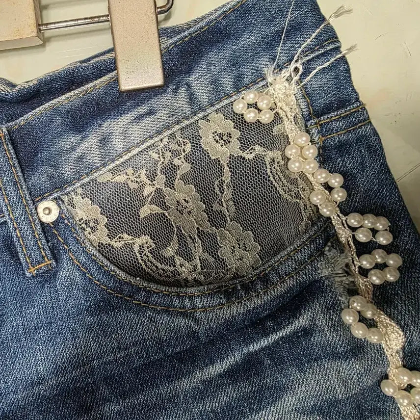 [BUNJANG] Mix &amp; Mix Pearl Lace Sequin Denim Shorts / 여성 청반바지 믹스앤믹스 진주  레이스 스팽글 숏팬츠