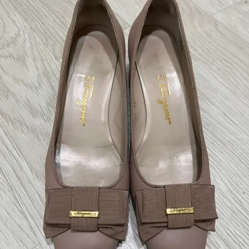 [SOLD OUT] My Ferragamo 마이 페라가모 My Muse_리본 미들힐 슈즈