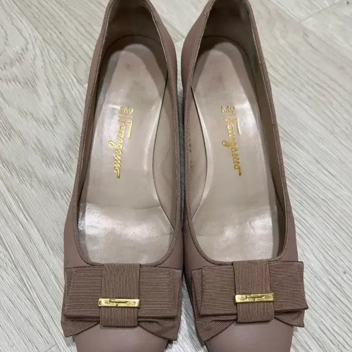 [SOLD OUT] My Ferragamo 마이 페라가모 My Muse_리본 미들힐 슈즈