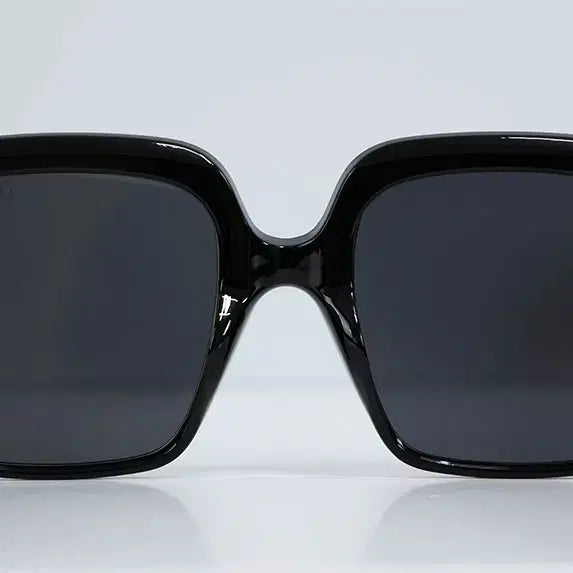 [BUNJANG] Anagram Oversized Square Sunglasses / 오버사이즈 아나그램 스퀘어 선글라스