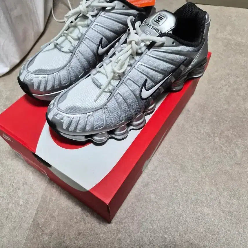 [BUNJANG] Nike Shox TL Metallic Silver Wolf Grey Sneakers / 나이키 샥스 TL 메탈릭 실버 울프 그레이
