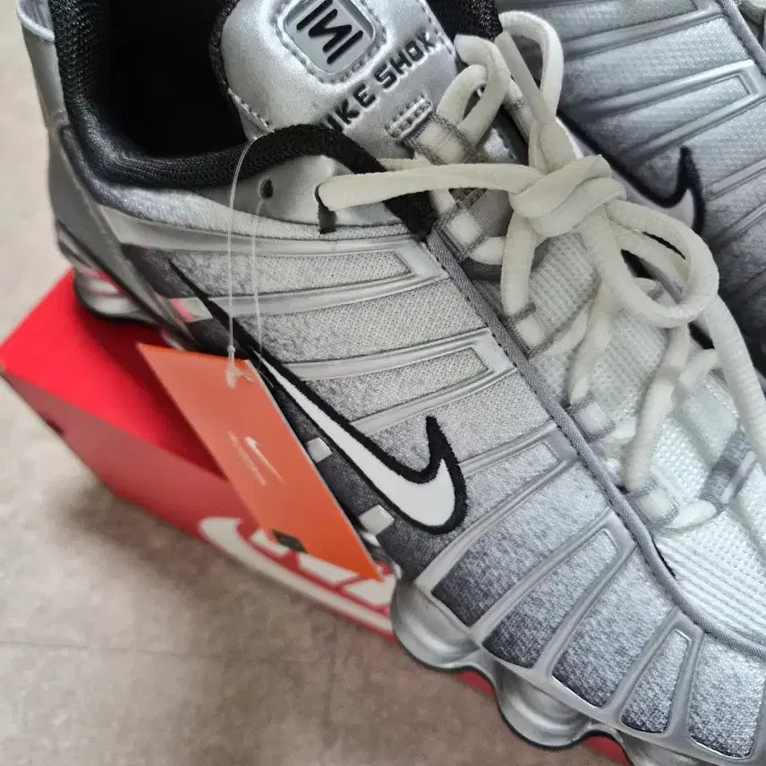 [BUNJANG] Nike Shox TL Metallic Silver Wolf Grey Sneakers / 나이키 샥스 TL 메탈릭 실버 울프 그레이