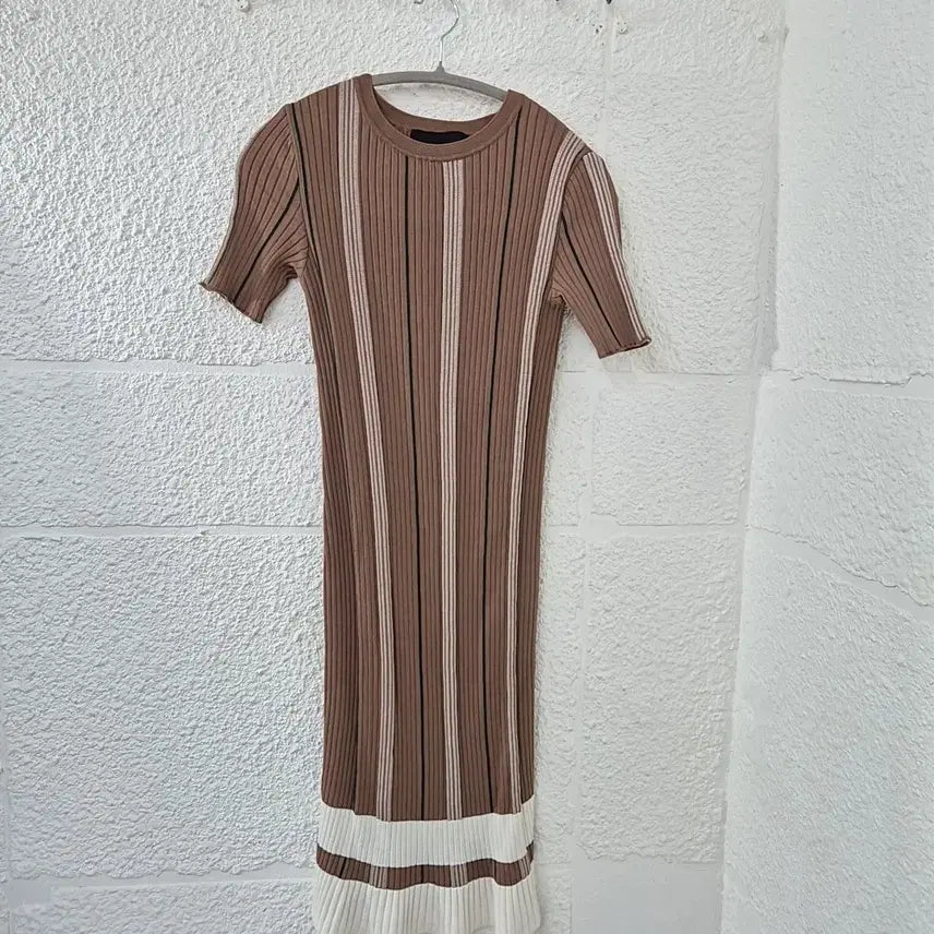 [BUNJANG] Vov Striped Knit Long Dress / 보브vov 골지 스트라이프 반팔 니트 롱 원피스