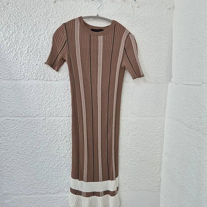 [BUNJANG] Vov Striped Knit Long Dress / 보브vov 골지 스트라이프 반팔 니트 롱 원피스