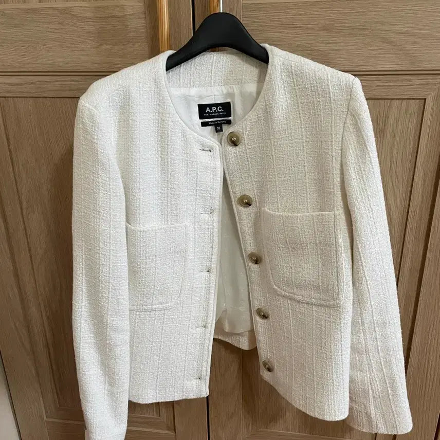 [SOLD OUT] A.P.C 화이트 트위드 자켓 36