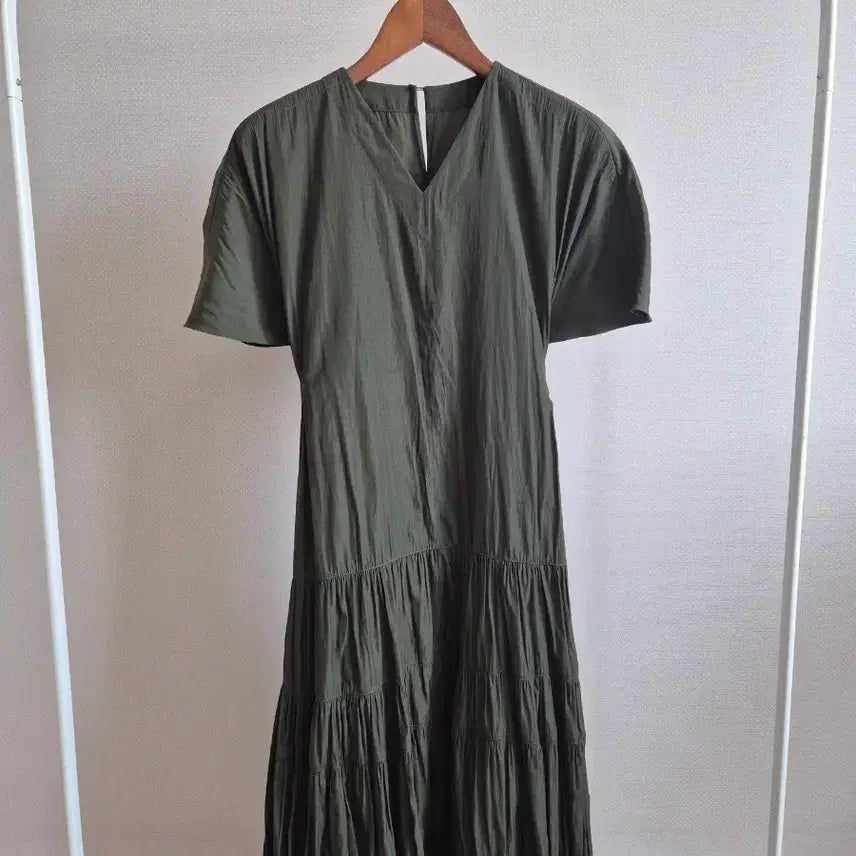 [BUNJANG] Khaki V-Neck Short-Sleeve Long Dress / 카키색 브이넥  반팔 롱 원피스