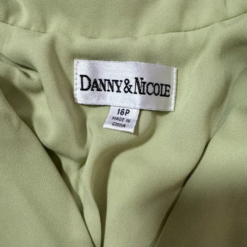 [BUNJANG] Danny &amp; Nicole Green Short Sleeve Cropped Jacket / Danny &amp; Nicole 연두색 반팔 숏자켓 프리사이즈