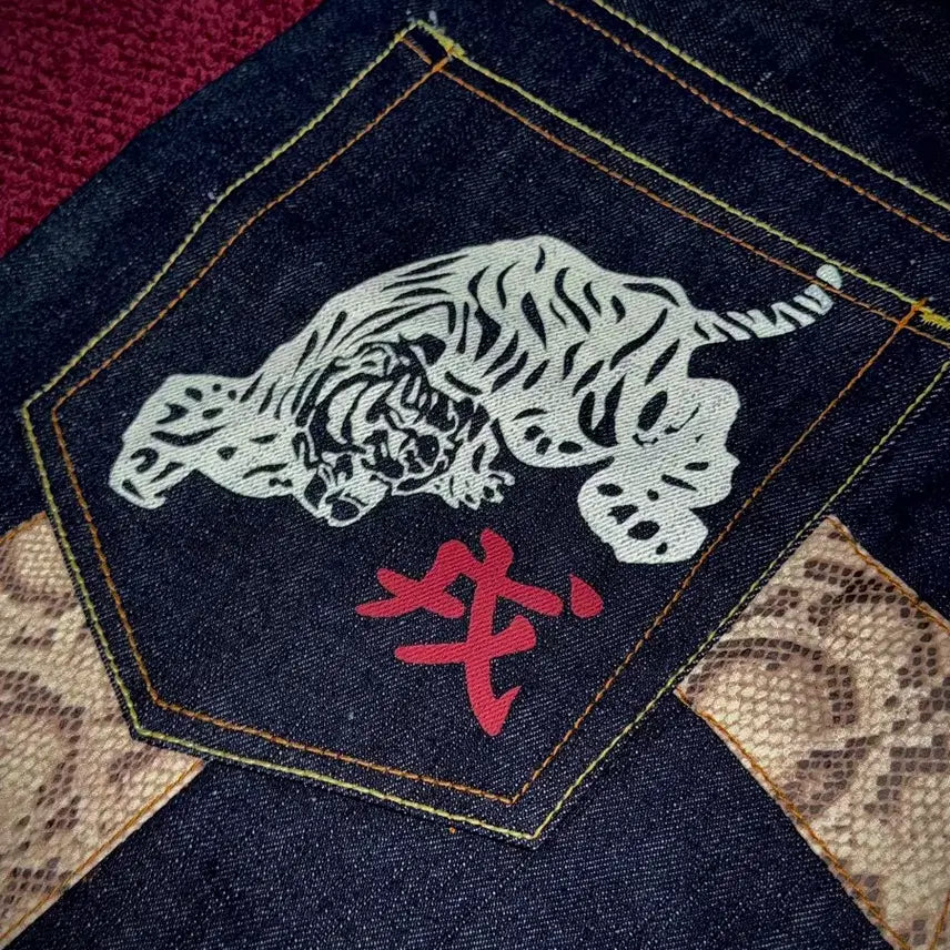 [BUNJANG] EVISU No. 2 Python Tiger Embroidery Selvedge Denim Jeans Size 36 / 에비수 No.2 뱀피 다이코쿠 호랑이 자수 셀비지 36 (상태 최상)