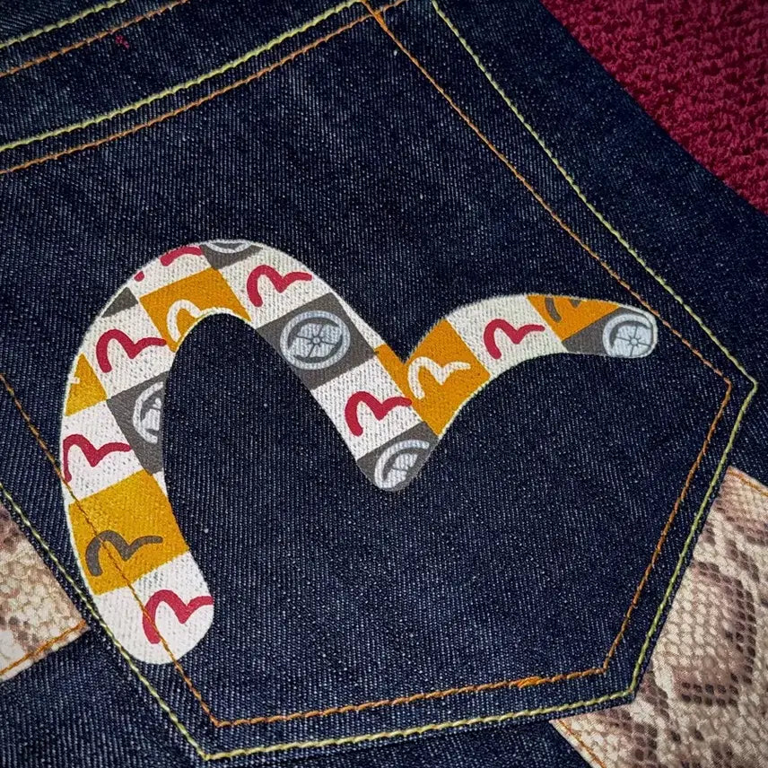 [BUNJANG] EVISU No. 2 Python Tiger Embroidery Selvedge Denim Jeans Size 36 / 에비수 No.2 뱀피 다이코쿠 호랑이 자수 셀비지 36 (상태 최상)