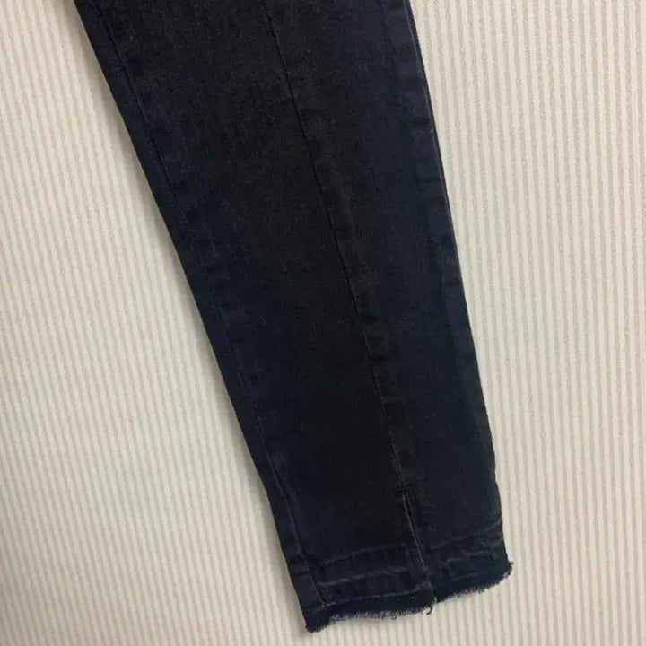 [BUNJANG] Sisley Black Denim Jeans / 새상품 시슬리 흑청 트임 청바지